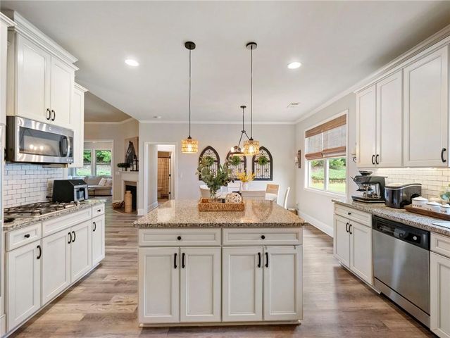 6835 Henwick Circle, Cumming, GA 30040