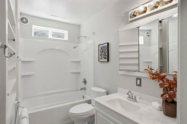 243 Wildwood Way, Salinas, CA 93908