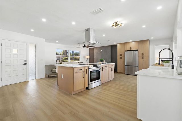 2972 COMPTON COURT, Clearwater, FL 33761