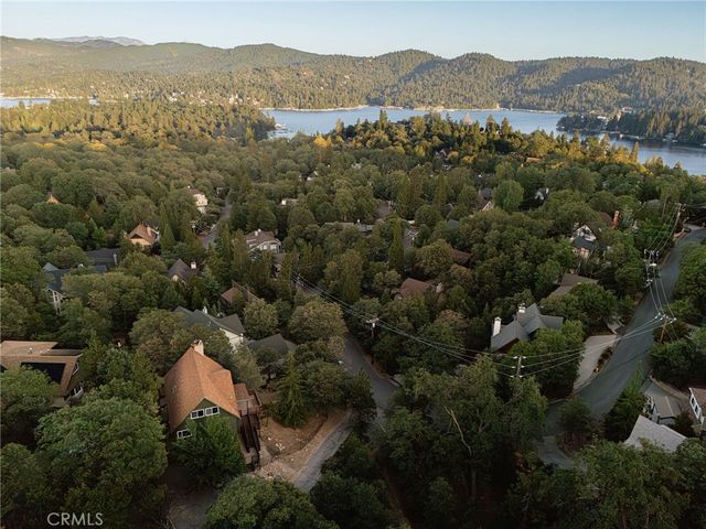 28000 West Shore Drive, Lake Arrowhead, CA 92352