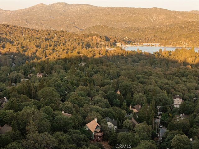 28000 West Shore Drive, Lake Arrowhead, CA 92352