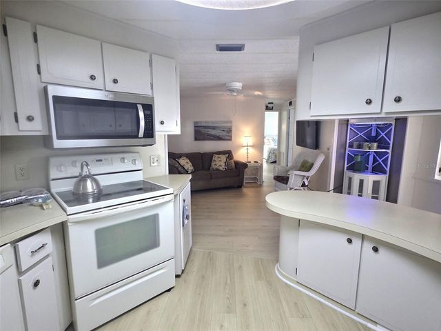 46 PALM FOREST DRIVE, Largo, FL 33770