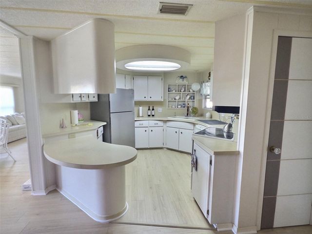 46 PALM FOREST DRIVE, Largo, FL 33770