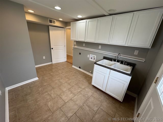 3537 N 35th Avenue W, Tulsa, OK 74127