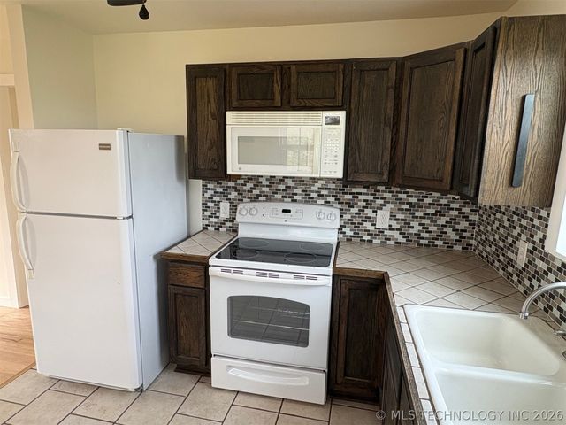 3537 N 35th Avenue W, Tulsa, OK 74127