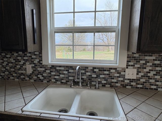 3537 N 35th Avenue W, Tulsa, OK 74127