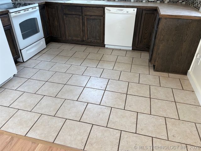 3537 N 35th Avenue W, Tulsa, OK 74127