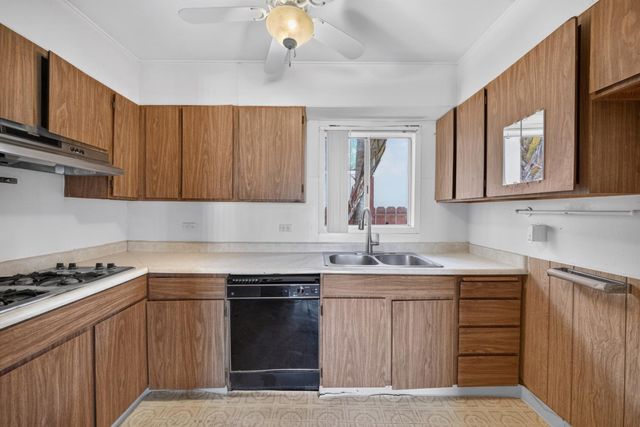 335 Monterey Road, Pacifica, CA 94044