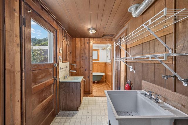 335 Monterey Road, Pacifica, CA 94044