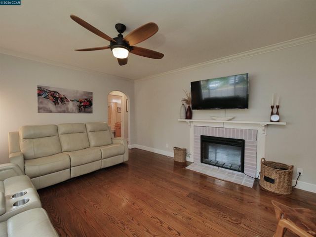 1260 Apple Drive, Concord, CA 94518