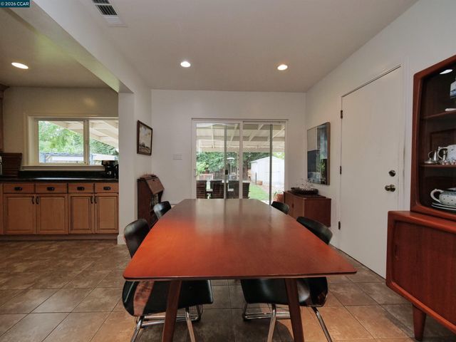 1260 Apple Drive, Concord, CA 94518