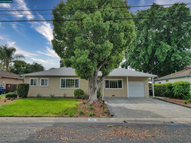 1260 Apple Drive, Concord, CA 94518