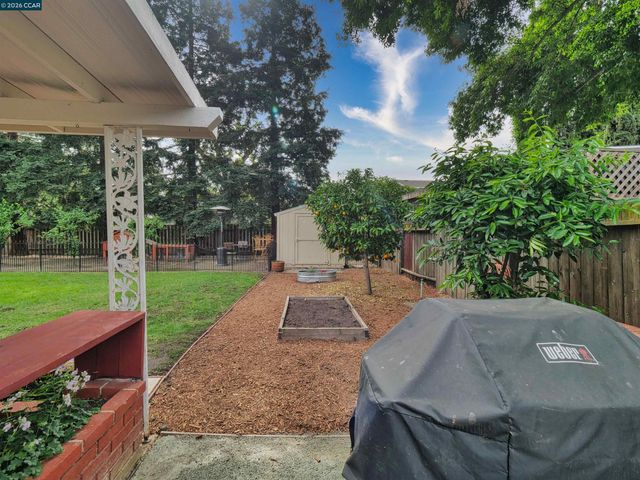 1260 Apple Drive, Concord, CA 94518