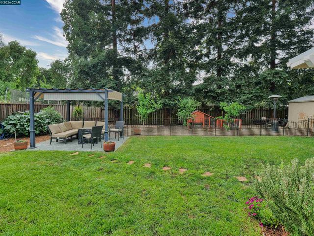 1260 Apple Drive, Concord, CA 94518