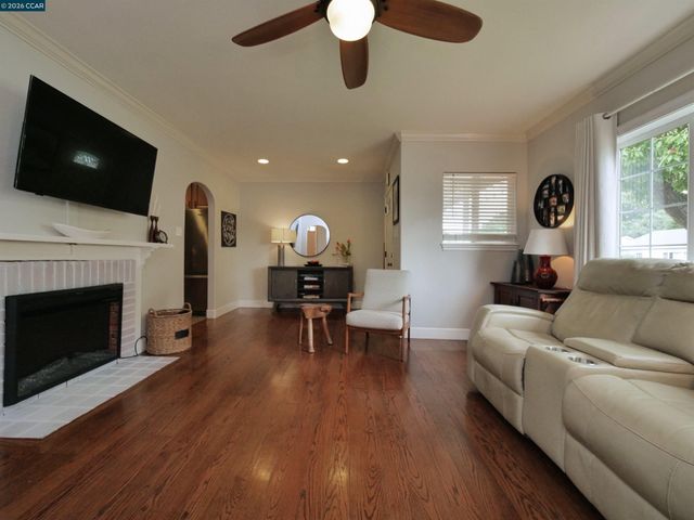 1260 Apple Drive, Concord, CA 94518