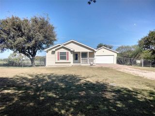 855 Tom Sawyer Road, Ennis, TX 75119