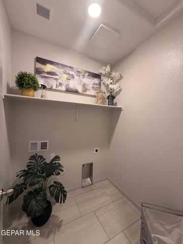 10721 Bill Bates Street, El Paso, TX 79924