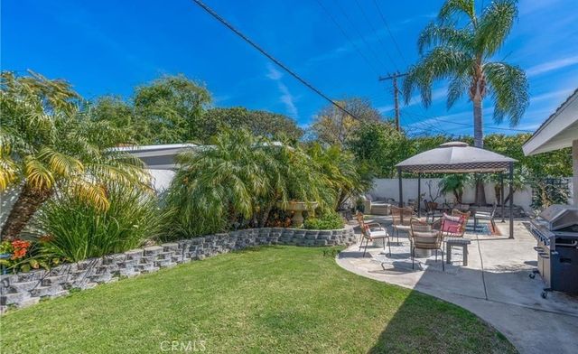 2112 Dover Drive, Newport Beach, CA 92660