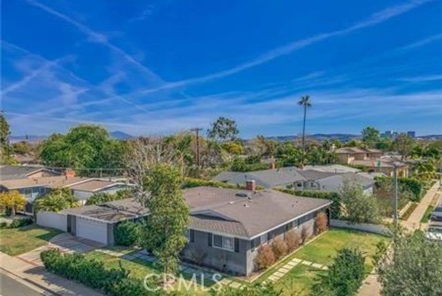 2112 Dover Drive, Newport Beach, CA 92660