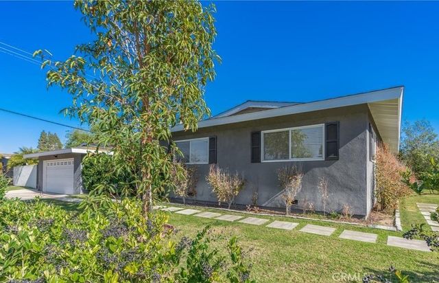2112 Dover Drive, Newport Beach, CA 92660