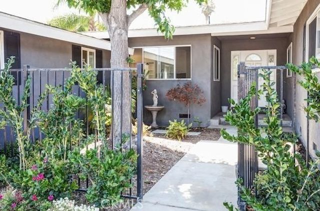 2112 Dover Drive, Newport Beach, CA 92660