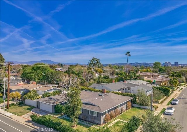2112 Dover Drive, Newport Beach, CA 92660