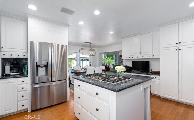 2112 Dover Drive, Newport Beach, CA 92660