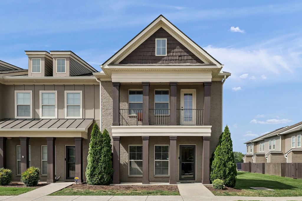 3111 Blue Sky Dr, Murfreesboro, TN 37130