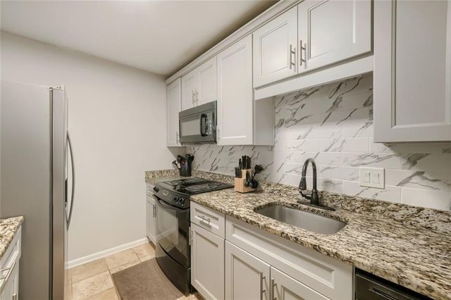 3903 Woodridge Way, Tucker, GA 30084