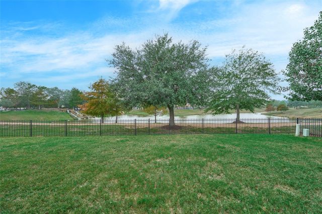 24511 Emerald Pool Falls Drive, Tomball, TX 77375