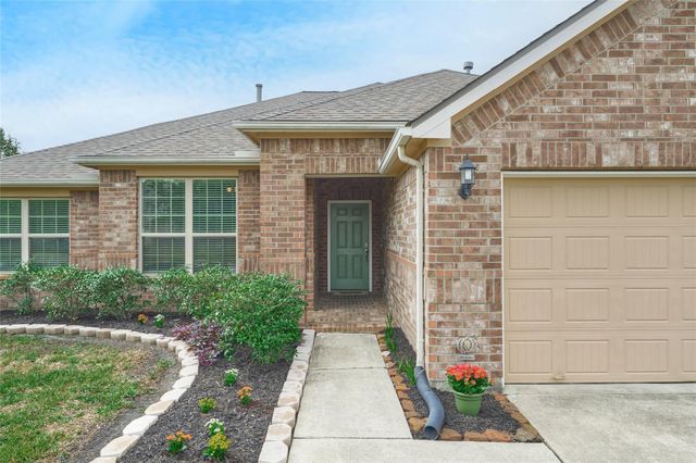 24511 Emerald Pool Falls Drive, Tomball, TX 77375