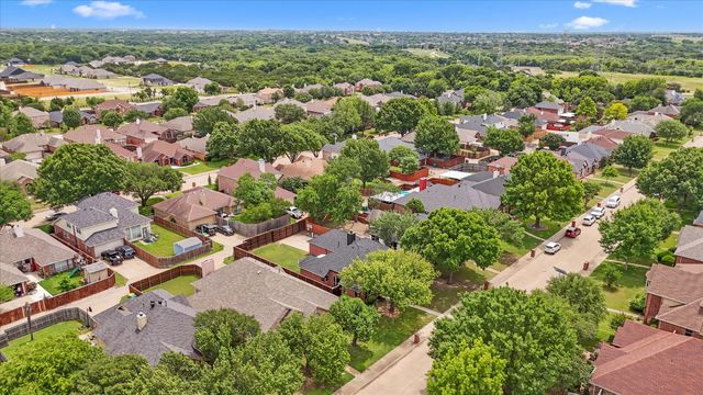 1040 Essex Drive, Cedar Hill, TX 75104