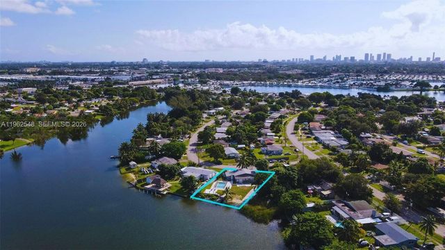 3621 SW 35th St, West Park, FL 33023