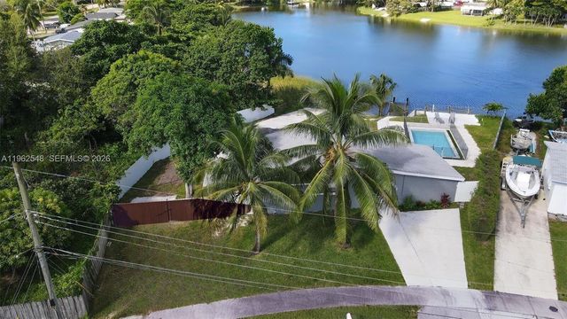 3621 SW 35th St, West Park, FL 33023