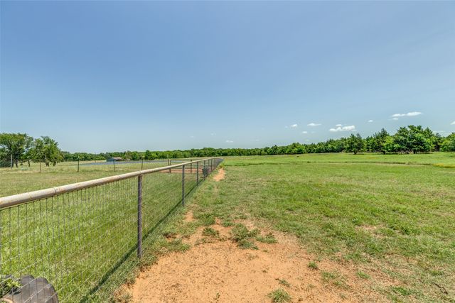 76 Spout Springs Road, Pottsboro, TX 75076