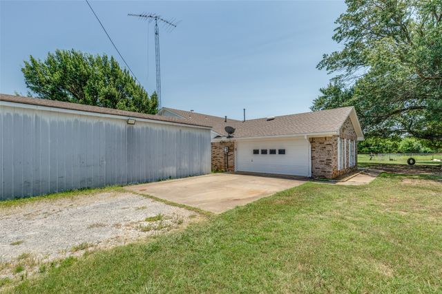 76 Spout Springs Road, Pottsboro, TX 75076