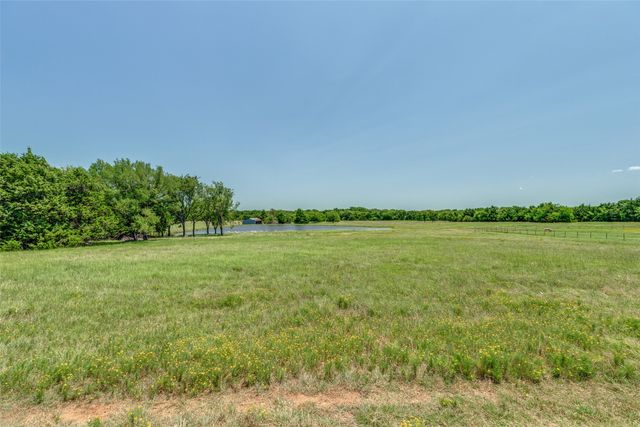 76 Spout Springs Road, Pottsboro, TX 75076