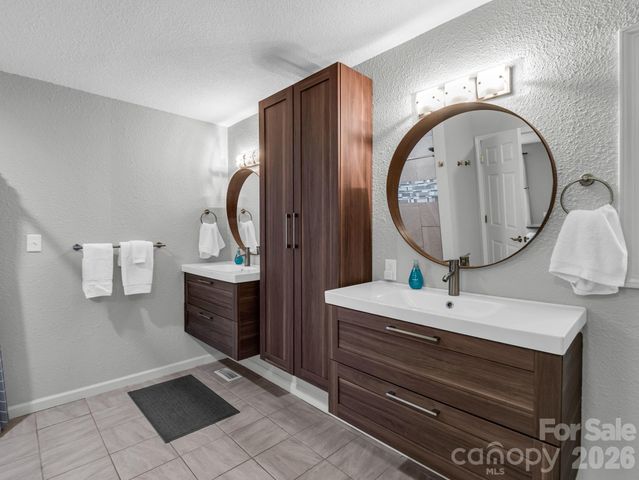 656 Cashiers Valley Road, Brevard, NC 28712