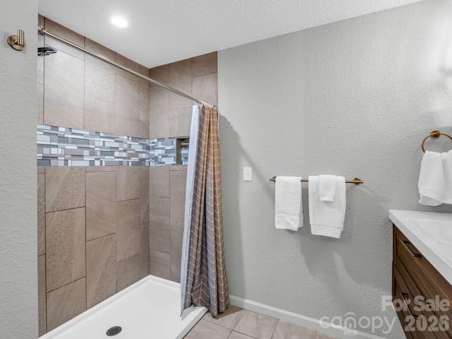 656 Cashiers Valley Road, Brevard, NC 28712