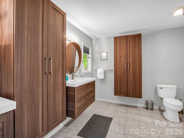 656 Cashiers Valley Road, Brevard, NC 28712