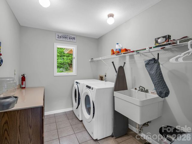 656 Cashiers Valley Road, Brevard, NC 28712