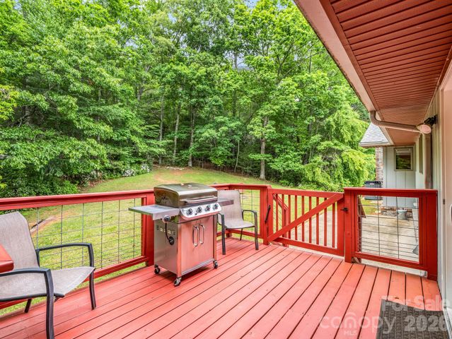 656 Cashiers Valley Road, Brevard, NC 28712