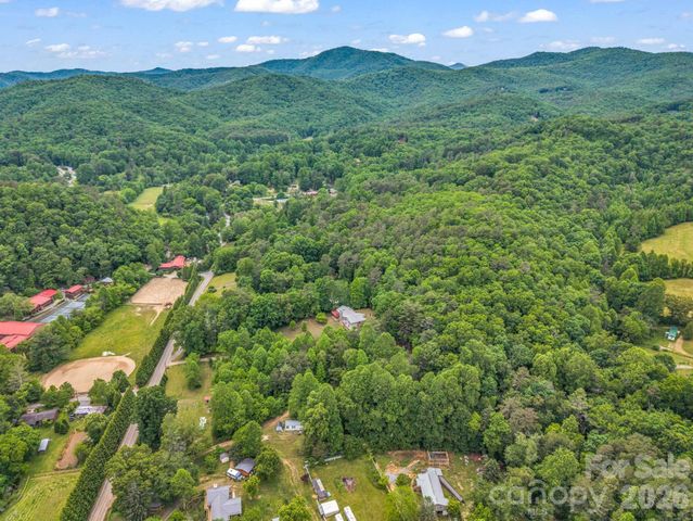 656 Cashiers Valley Road, Brevard, NC 28712