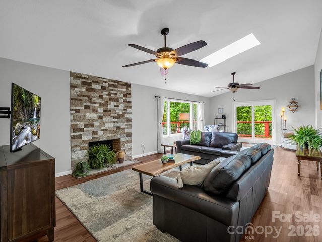 656 Cashiers Valley Road, Brevard, NC 28712