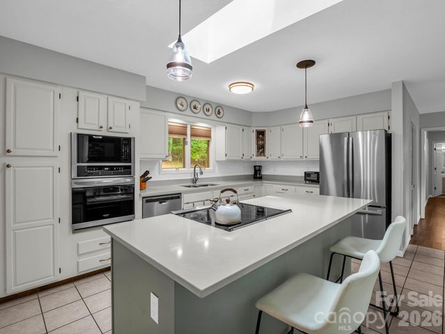 656 Cashiers Valley Road, Brevard, NC 28712