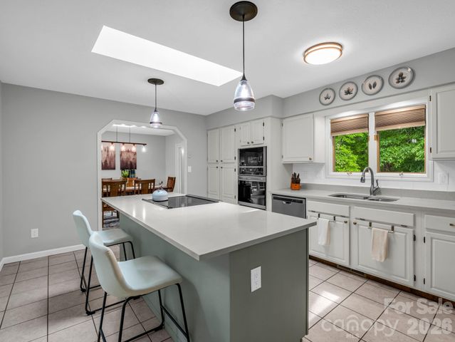 656 Cashiers Valley Road, Brevard, NC 28712