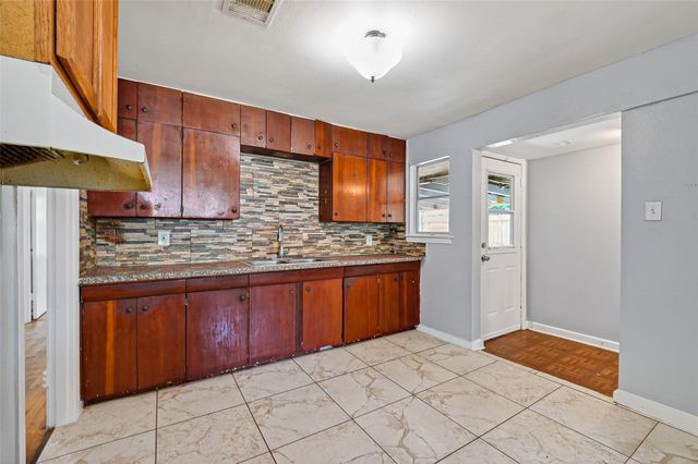 5934 Belmark Street, Houston, TX 77033