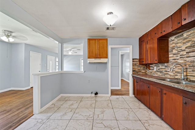 5934 Belmark Street, Houston, TX 77033