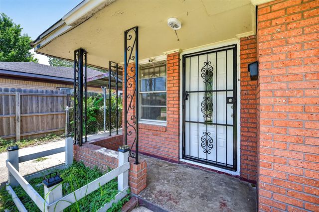 5934 Belmark Street, Houston, TX 77033