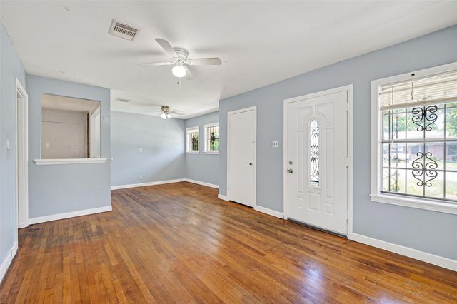 5934 Belmark Street, Houston, TX 77033